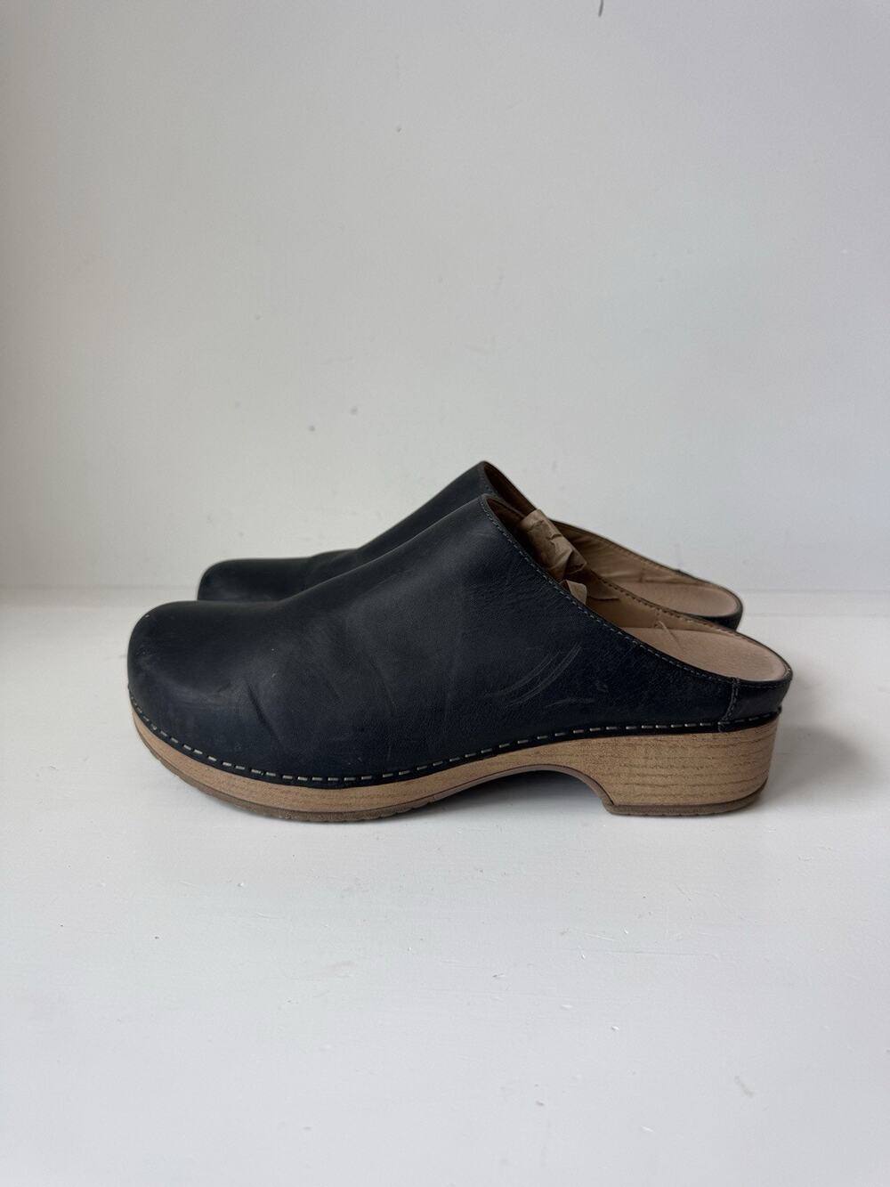 Dansko Brenda Clogs Womens 8.5 EU 40 Black Leather Mules Slip On Comfort Shoes